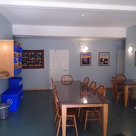Hot Springs Campground & Hostel Upper Laberge Екстер'єр фото