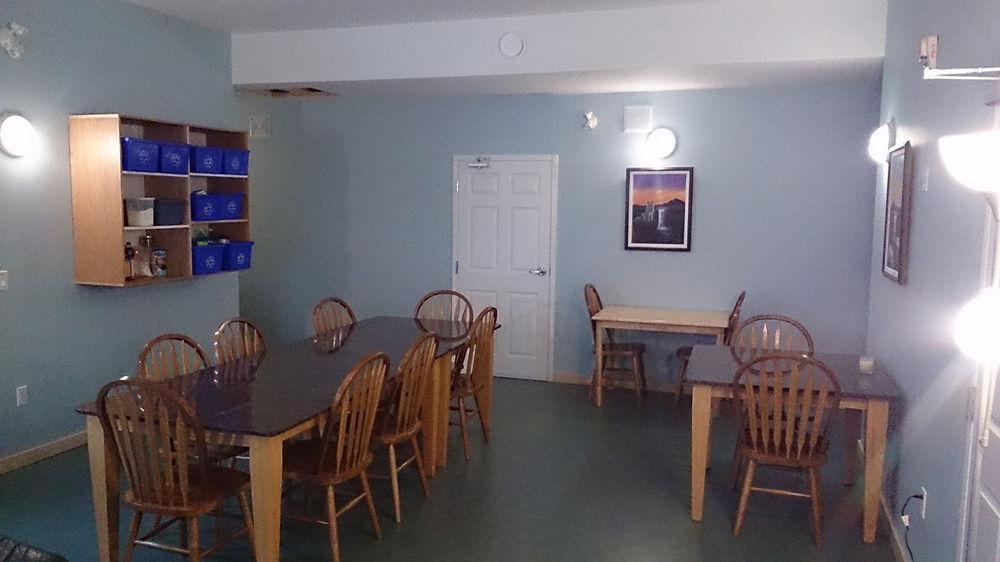 Hot Springs Campground & Hostel Upper Laberge Екстер'єр фото